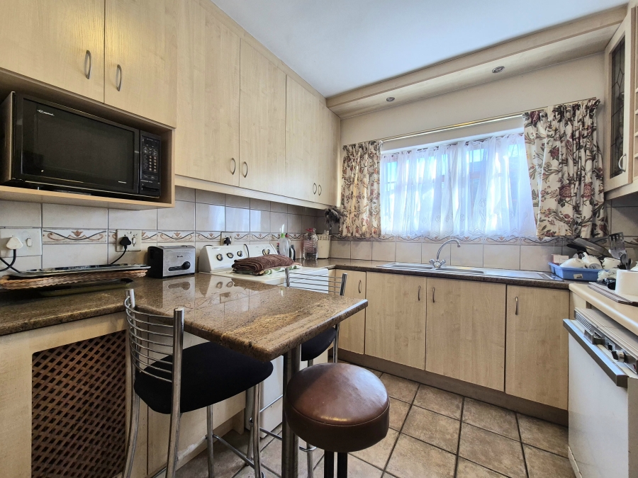 3 Bedroom Property for Sale in Wynberg Upper Western Cape